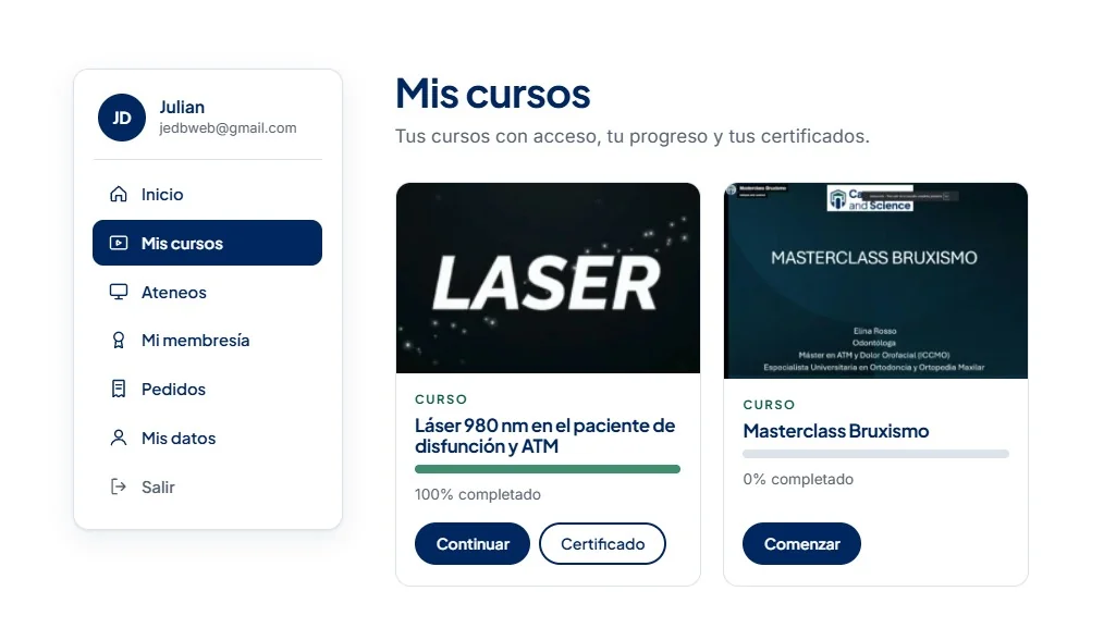 Sección Mis cursos de Campus & Science con dos tarjetas de curso, una con 100 % completado y botón de certificado
